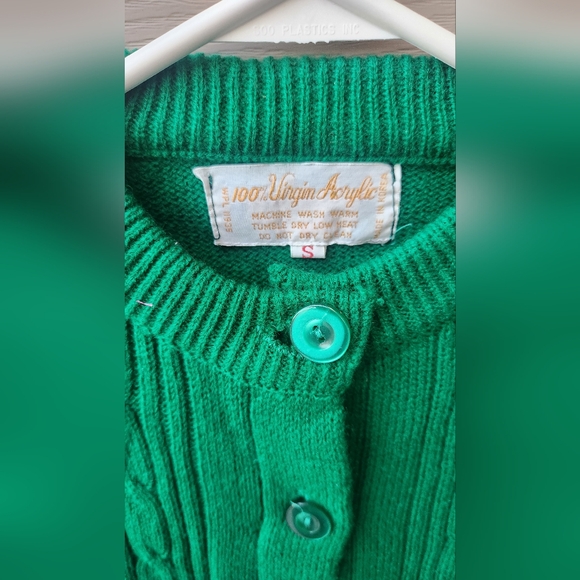 Women's Emerald Green Cable Cardigan Sweater - Picture 2 of 7